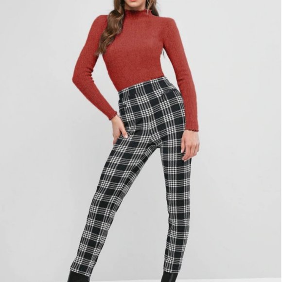 Lettuce-Trim Mock Neck Slim Sweater (Red) - Picture 4 of 4